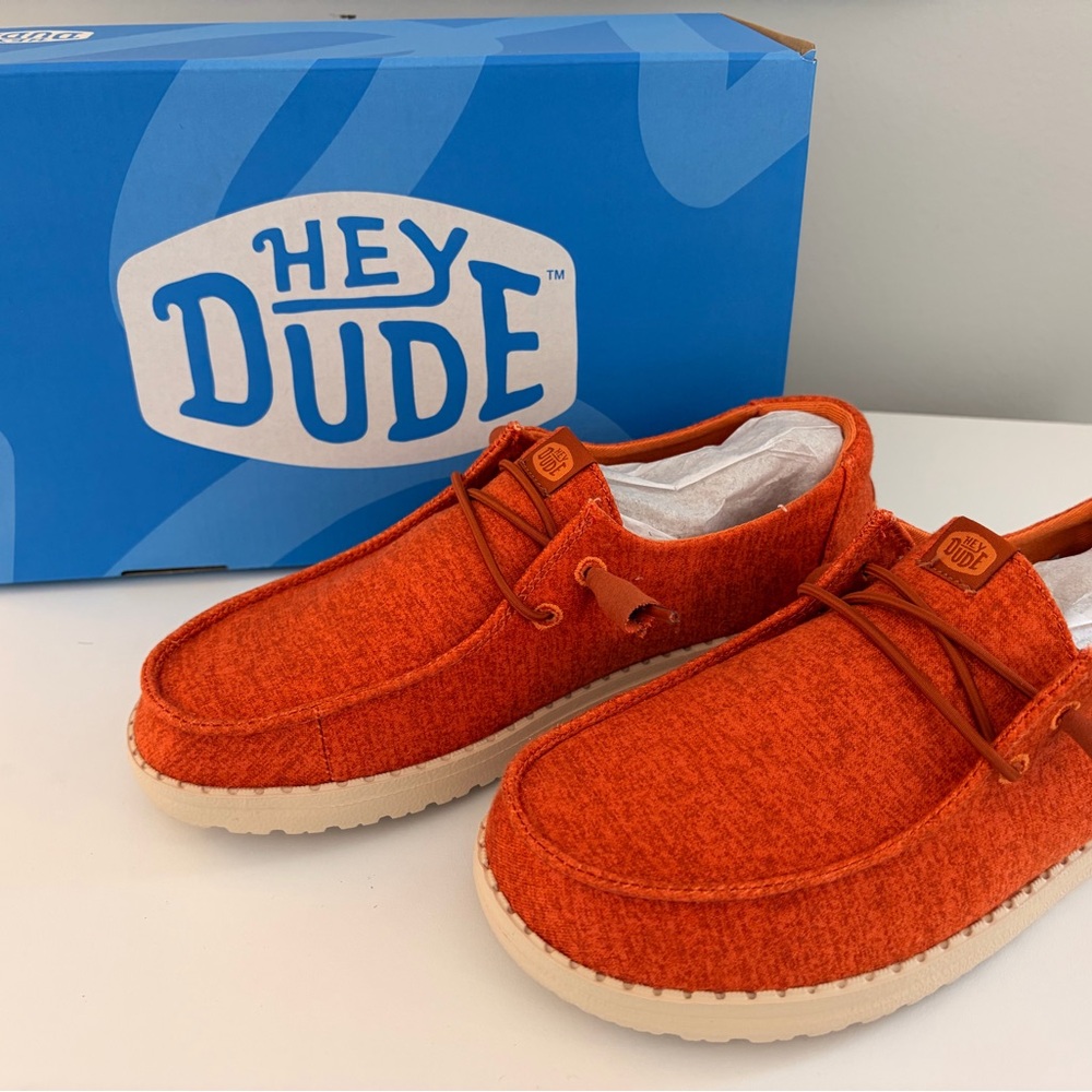 HEY DUDE Wendy Fleece Women’s 7 Orange
